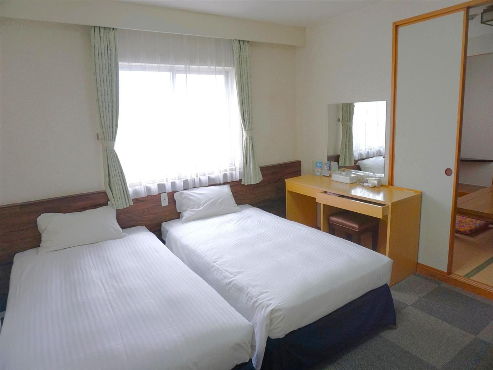 Hotel Orox Naha Quarto foto